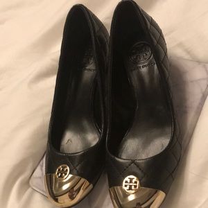 Tory Burch black quilted pump